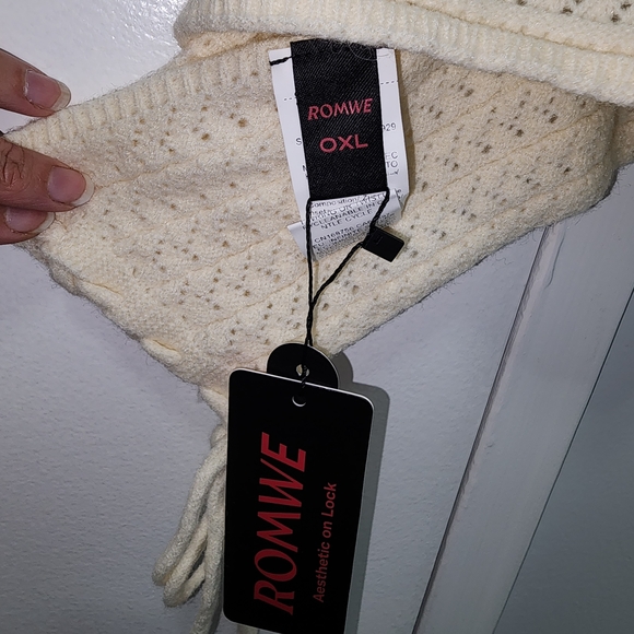 XL- ROMWE Cream Embroidered Crop Top - Picture 4 of 5